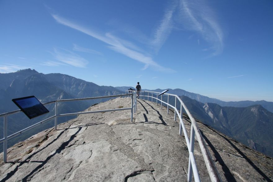 How to experience the best view in Sequoia National Park