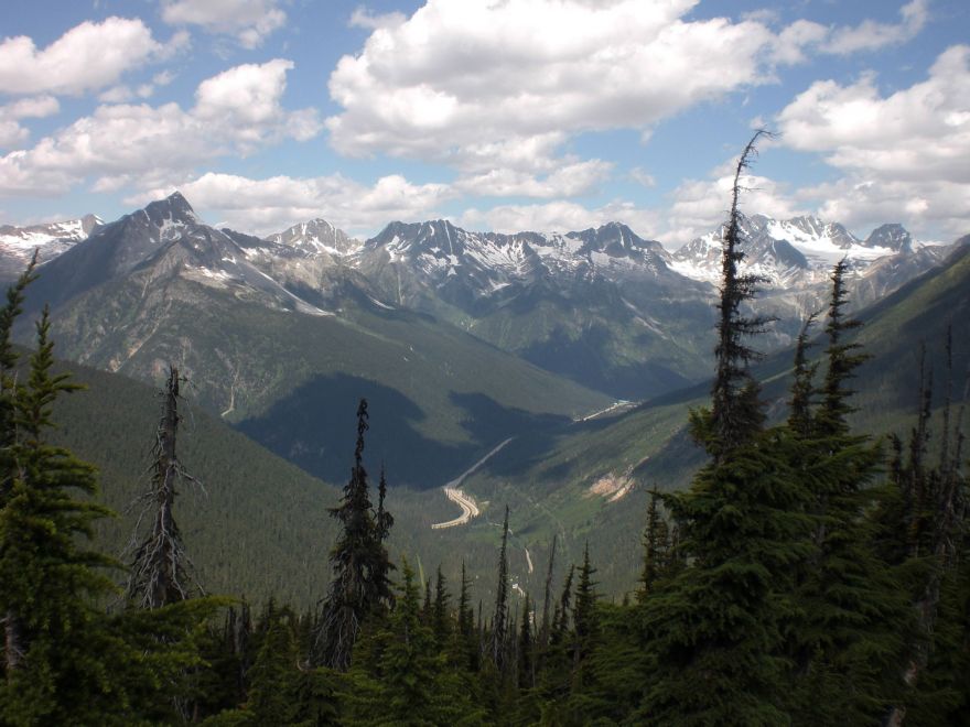 View from the Great Glacier Crest Trail