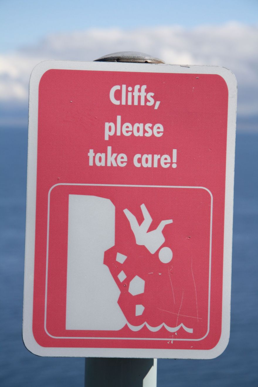 Warning sign cliffs